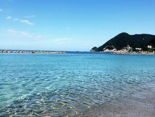 水質清澈的竹野海水浴場